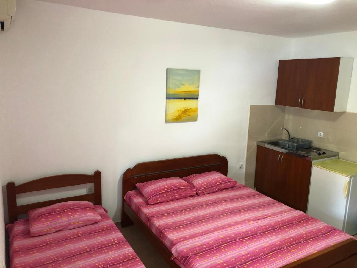 Apartmani Sunce บาร์ ภายนอก รูปภาพ