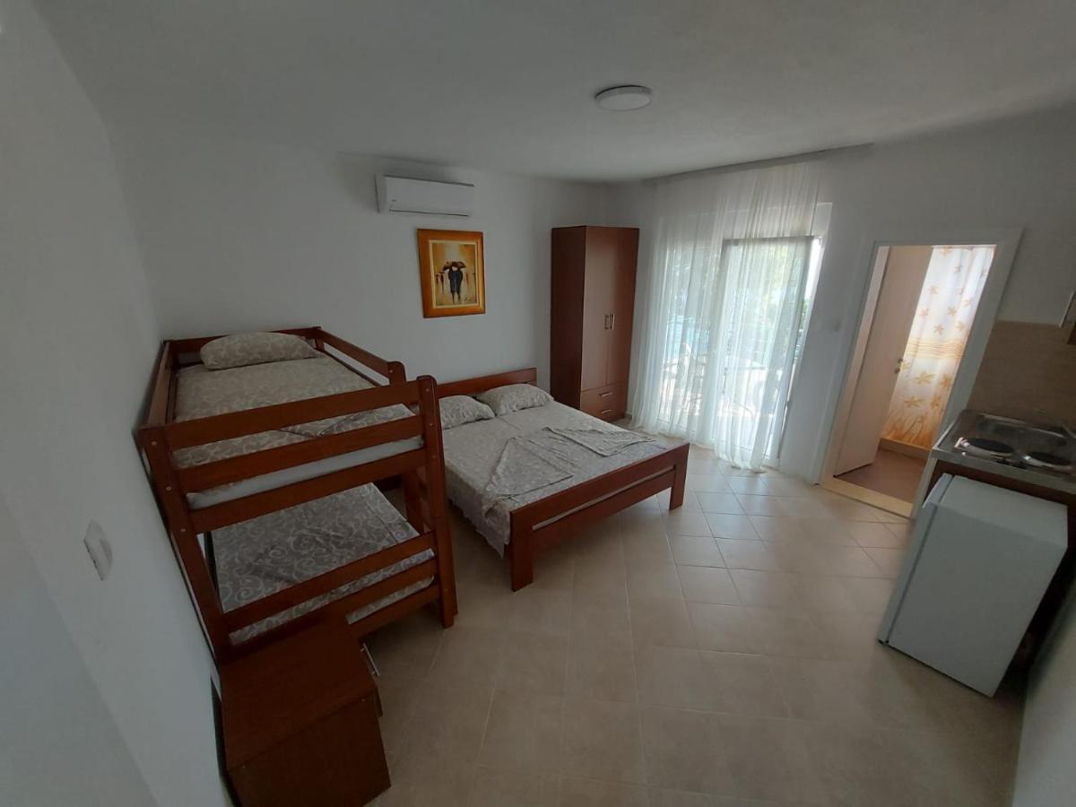 Apartmani Sunce บาร์ ภายนอก รูปภาพ