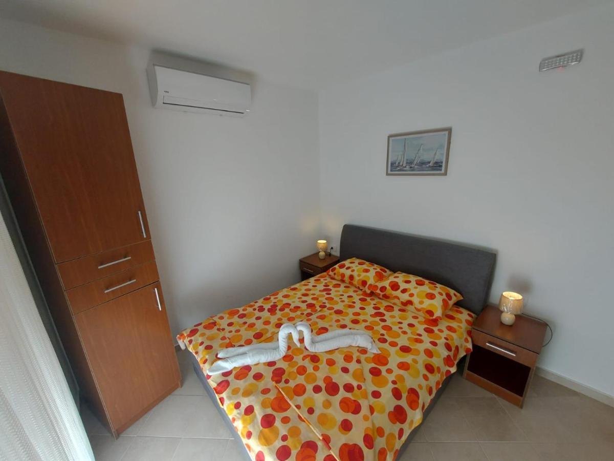 Apartmani Sunce บาร์ ภายนอก รูปภาพ