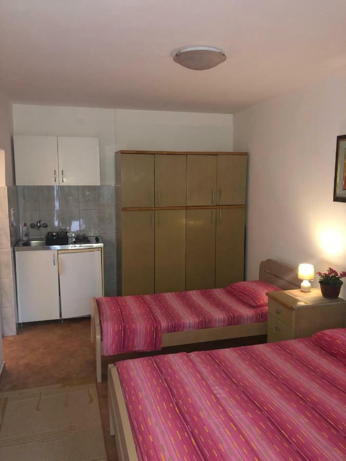 Apartmani Sunce บาร์ ภายนอก รูปภาพ
