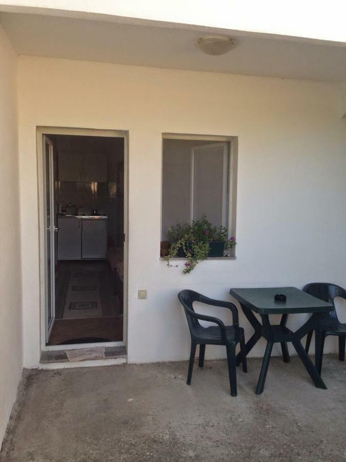 Apartmani Sunce บาร์ ภายนอก รูปภาพ